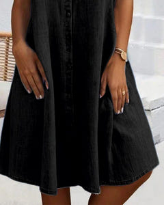 Marleen | Chic Buttoned Dress