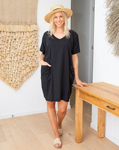 Huw | Polished Pocket Dress