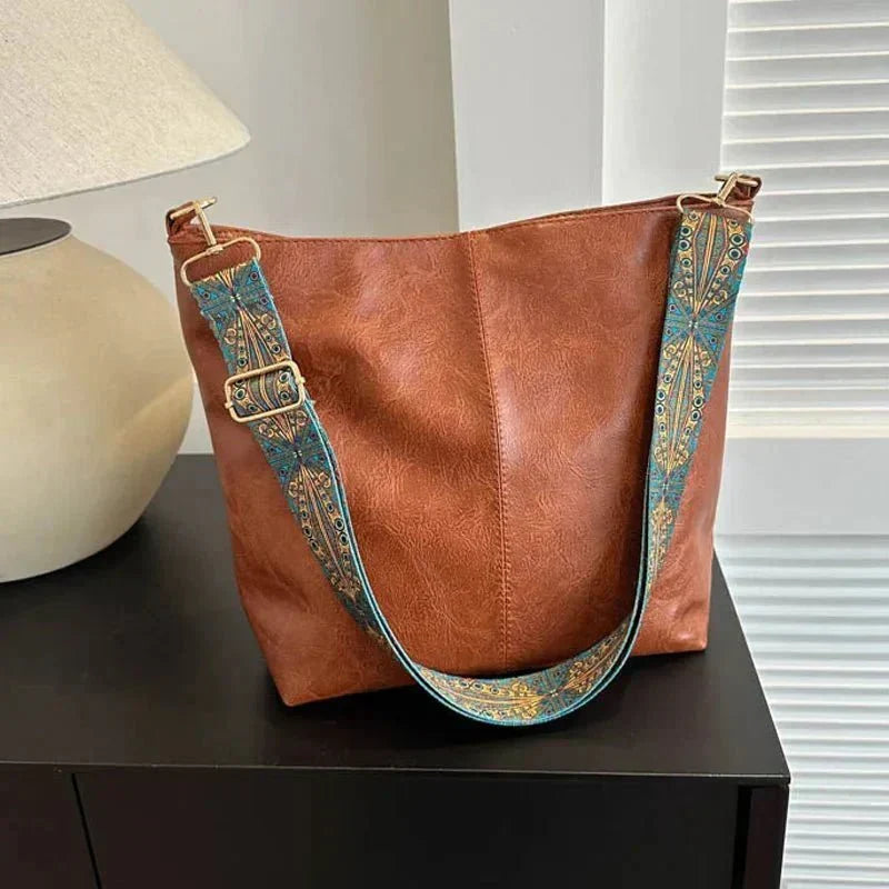 Caitriona | Urban Heritage Shoulder Bag