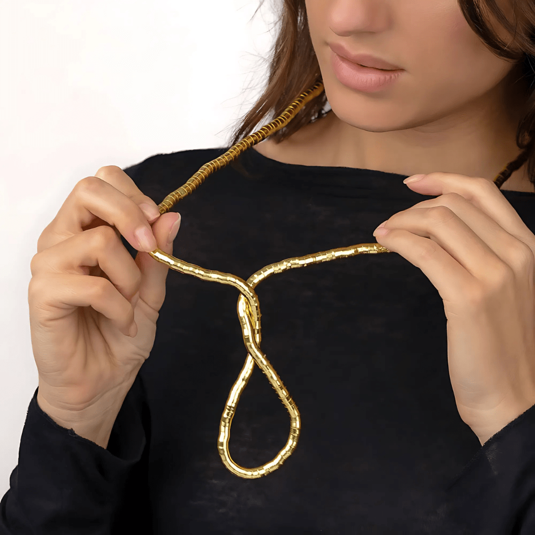 Anita | Flexible Loop Necklace