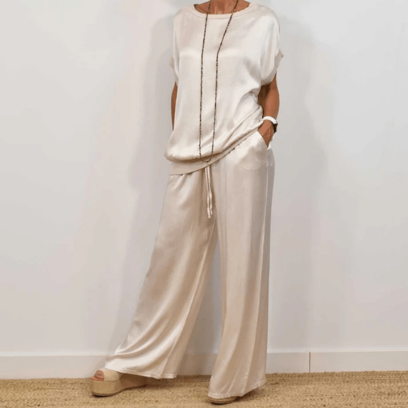 Oleta | Timeless Two-Piece Suit