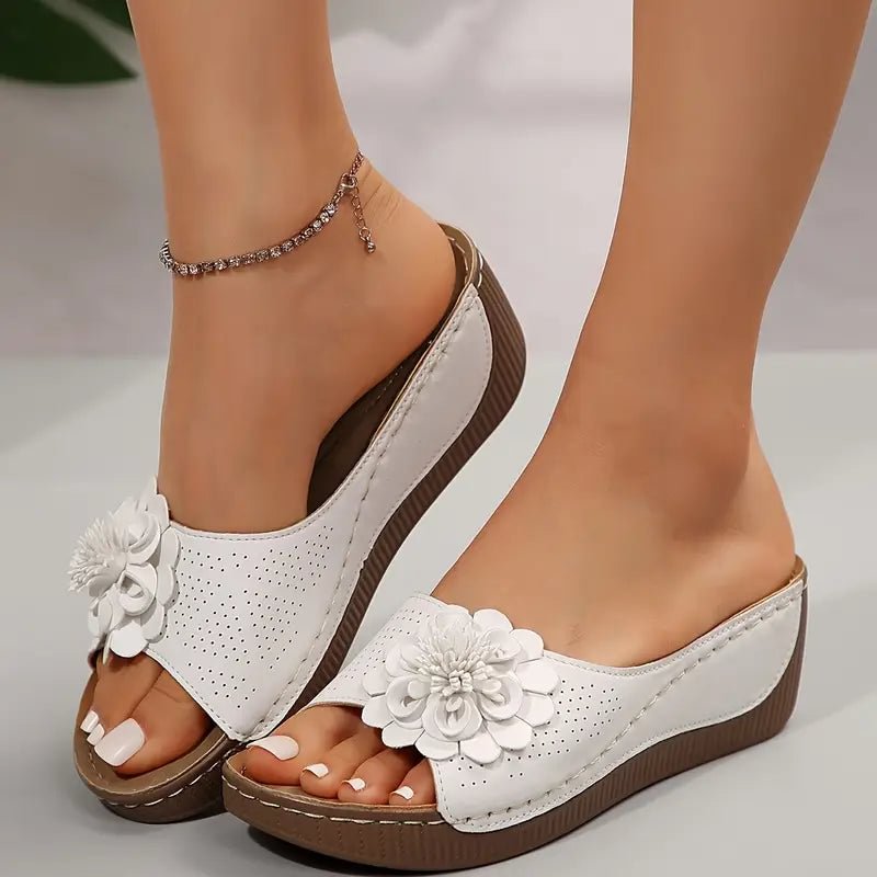 Vnona | Ergonomic Floral Sandal