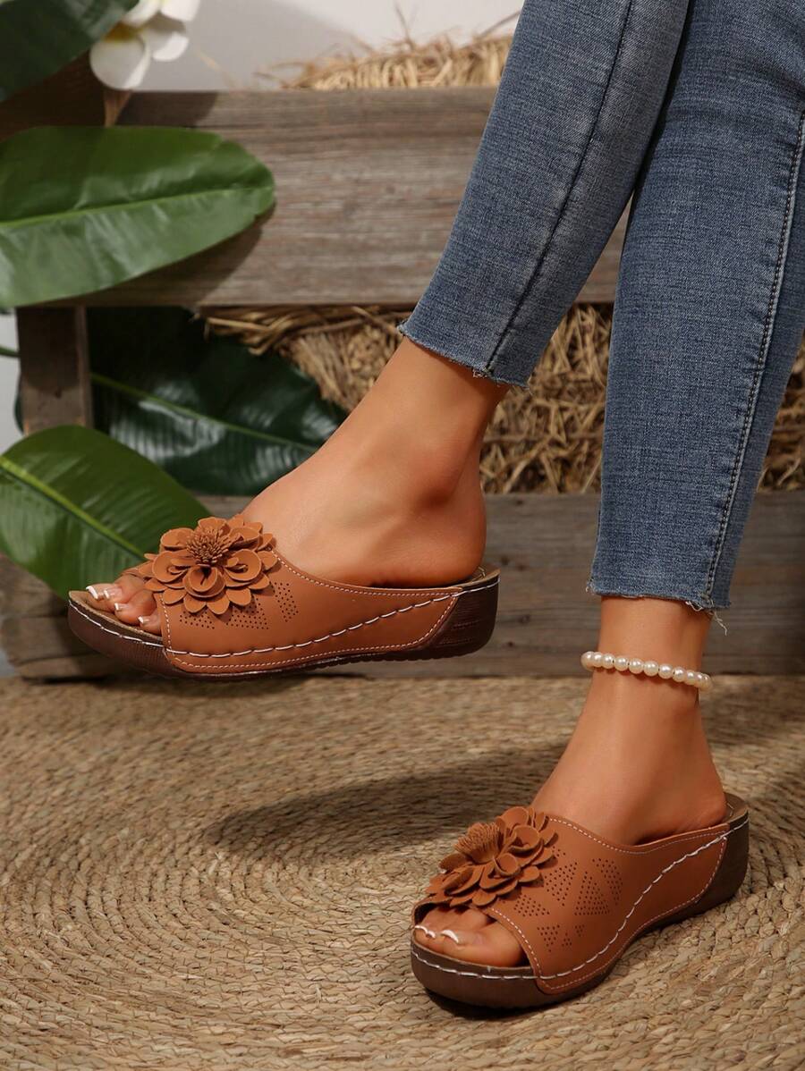 Vnona | Ergonomic Floral Sandal