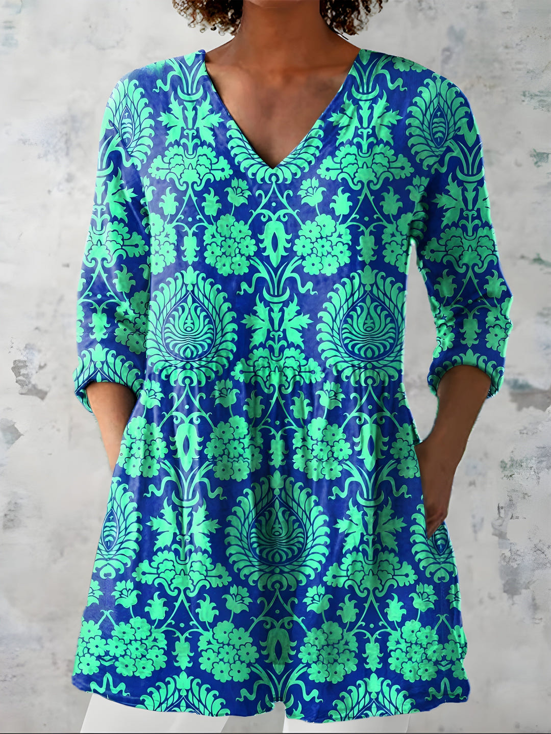 Della | Long V-Neck Blouse