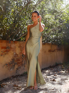Margot | Elegant Dress with Open Shoulder