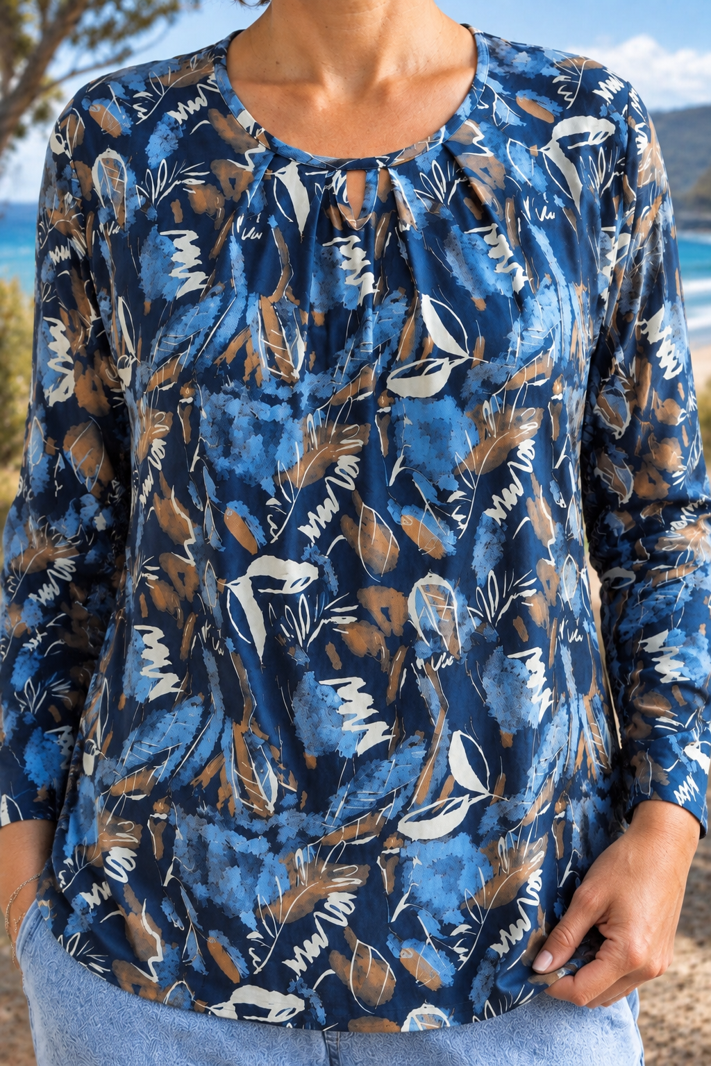 Lacey blouse, close-up of the neckline and print